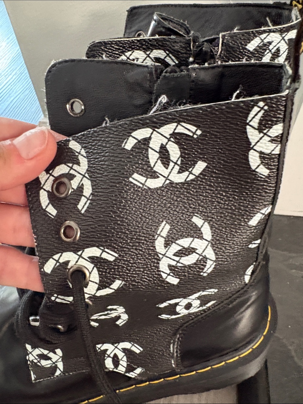 Dr. Martens Black Lace-Up Platform Kids Boots with White Logo Print - Picture 2 of 11